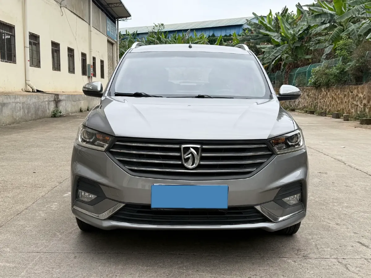 2019 BaoJun 360 1.5L 105HP L4 CVT,autocango,china used car exporter,china ev exporter,chinese used car exporter,chinese used ev exporter