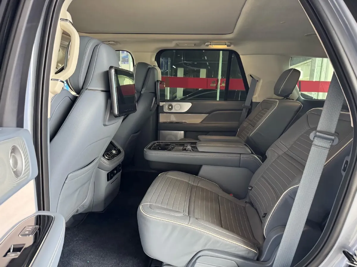 2020 Lincoln Navigator 3.5T 388HP V6 10AT,autocango,china used car exporter,china ev exporter,chinese used car exporter,chinese used ev exporter