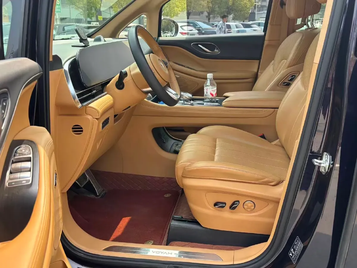 2022 Voyah Dream 1.5T 136HP L4 PHEV 25.57KWH,autocango,china used car exporter,china ev exporter,chinese used car exporter,chinese used ev exporter