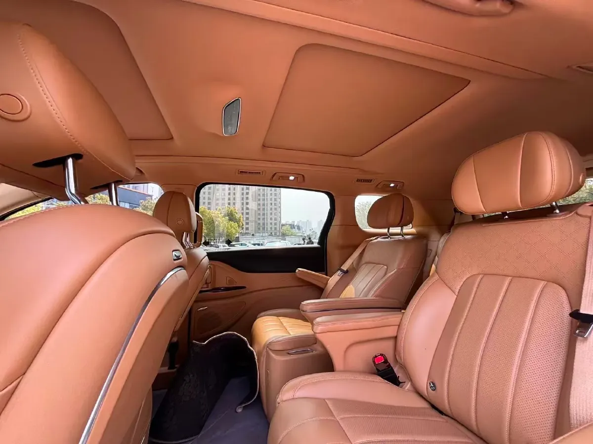 2022 Voyah Dream 1.5T 136HP L4 PHEV 25.57KWH,autocango,china used car exporter,china ev exporter,chinese used car exporter,chinese used ev exporter