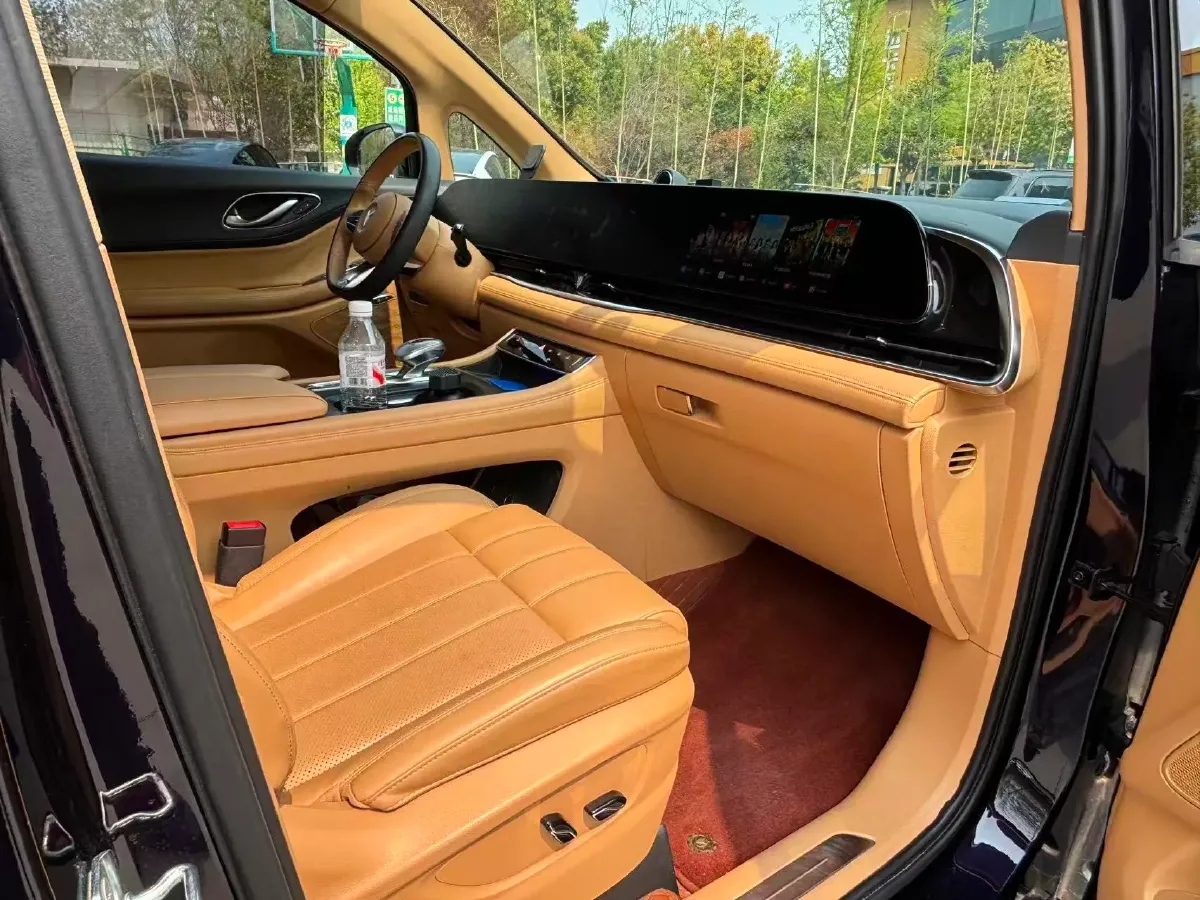 2022 Voyah Dream 1.5T 136HP L4 PHEV 25.57KWH,autocango,china used car exporter,china ev exporter,chinese used car exporter,chinese used ev exporter