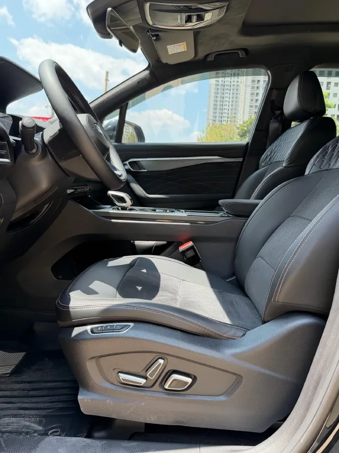 2025 Geely Okavango L 2.0T 218HP L4 7DCT,autocango,china used car exporter,china ev exporter,chinese used car exporter,chinese used ev exporter