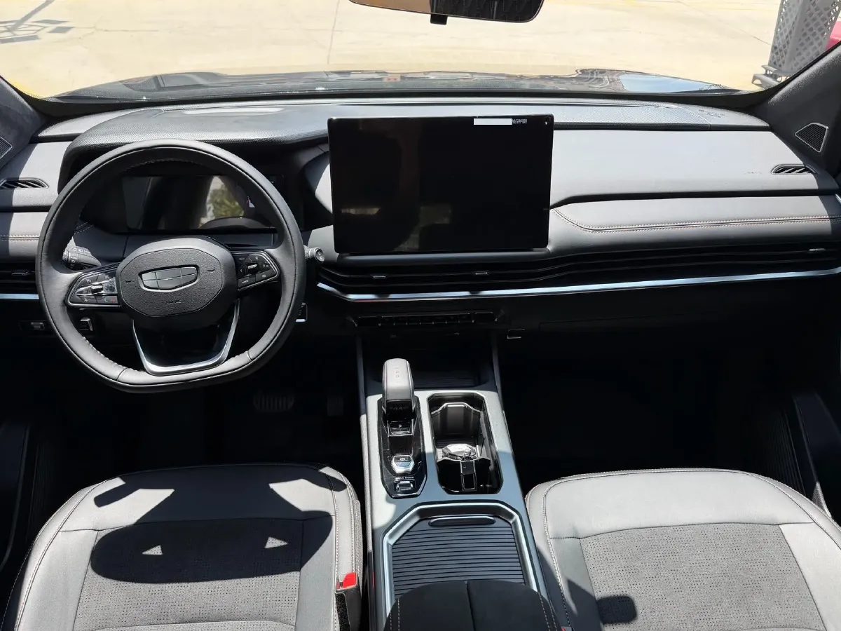 2025 Geely Okavango L 2.0T 218HP L4 7DCT,autocango,china used car exporter,china ev exporter,chinese used car exporter,chinese used ev exporter