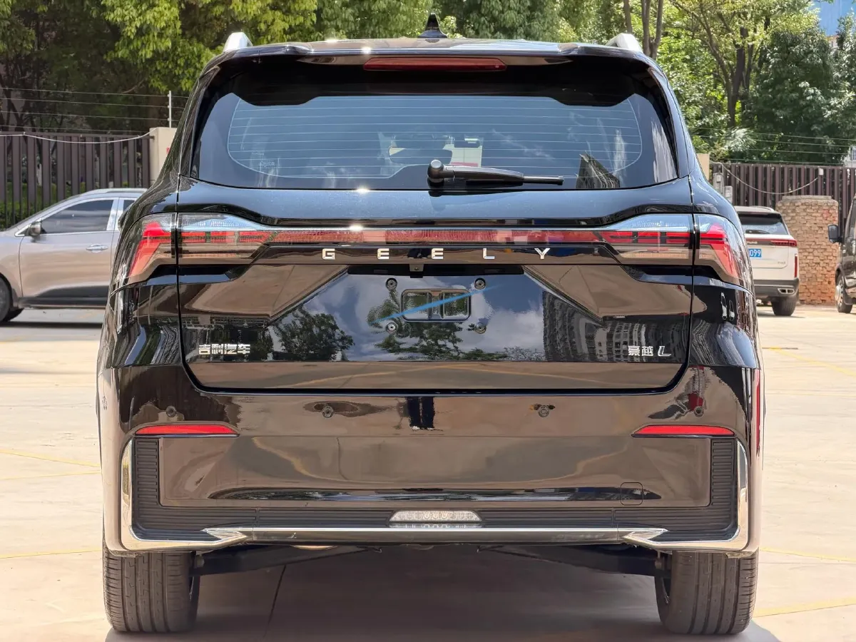 2025 Geely Okavango L 2.0T 218HP L4 7DCT,autocango,china used car exporter,china ev exporter,chinese used car exporter,chinese used ev exporter