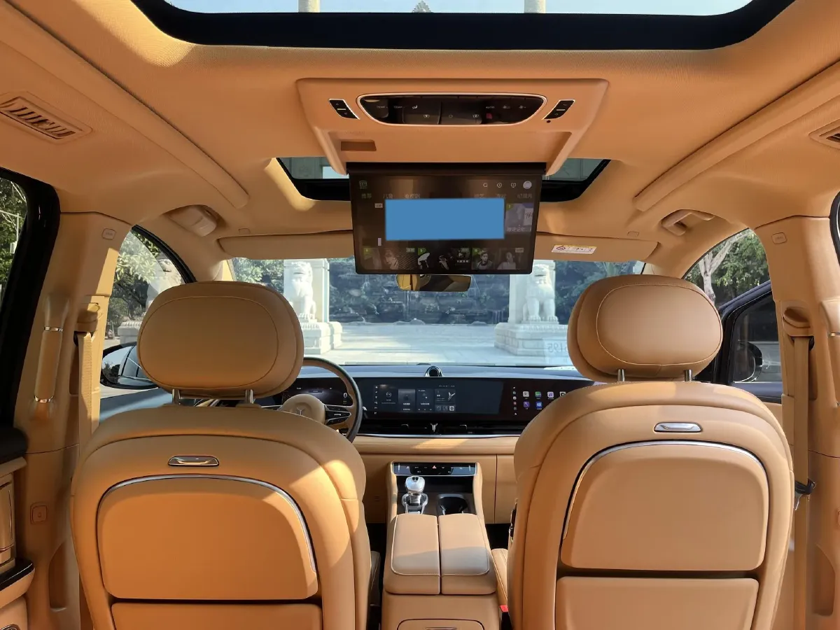 2024 Voyah Dream 1.5T 150HP L4 PHEV 43KWH,autocango,china used car exporter,china ev exporter,chinese used car exporter,chinese used ev exporter