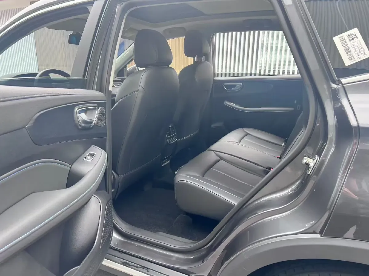 2025 Roewe RX5 1.5T 181HP L4 7DCT,autocango,china used car exporter,china ev exporter,chinese used car exporter,chinese used ev exporter