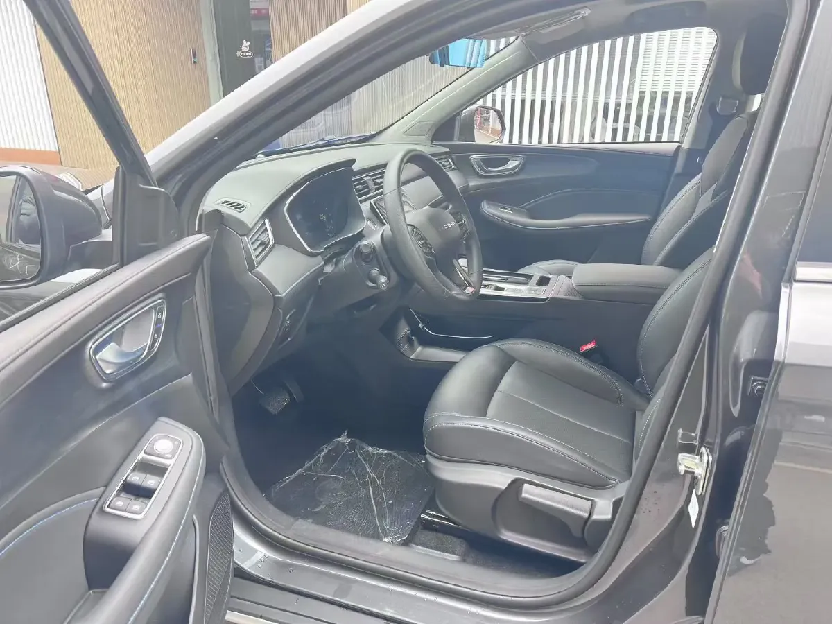 2025 Roewe RX5 1.5T 181HP L4 7DCT,autocango,china used car exporter,china ev exporter,chinese used car exporter,chinese used ev exporter