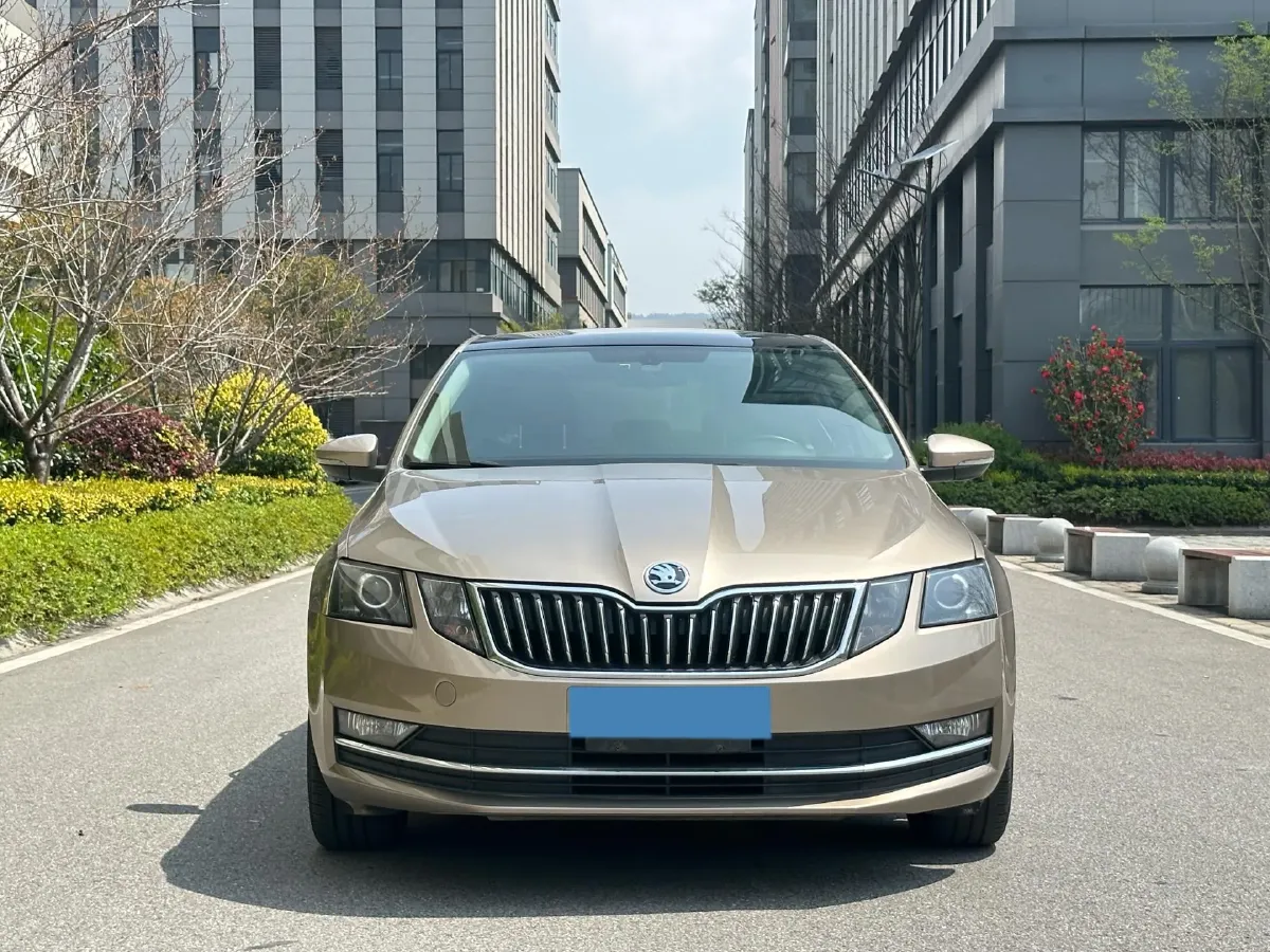 2018 Skoda Octavia 1.6L 110HP L4 6AT,autocango,china used car exporter,china ev exporter,chinese used car exporter,chinese used ev exporter