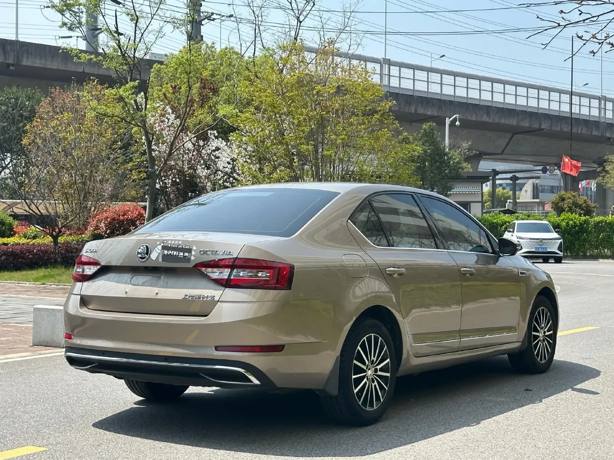 2018 Skoda Octavia 1.6L 110HP L4 6AT,autocango,china used car exporter,china ev exporter,chinese used car exporter,chinese used ev exporter
