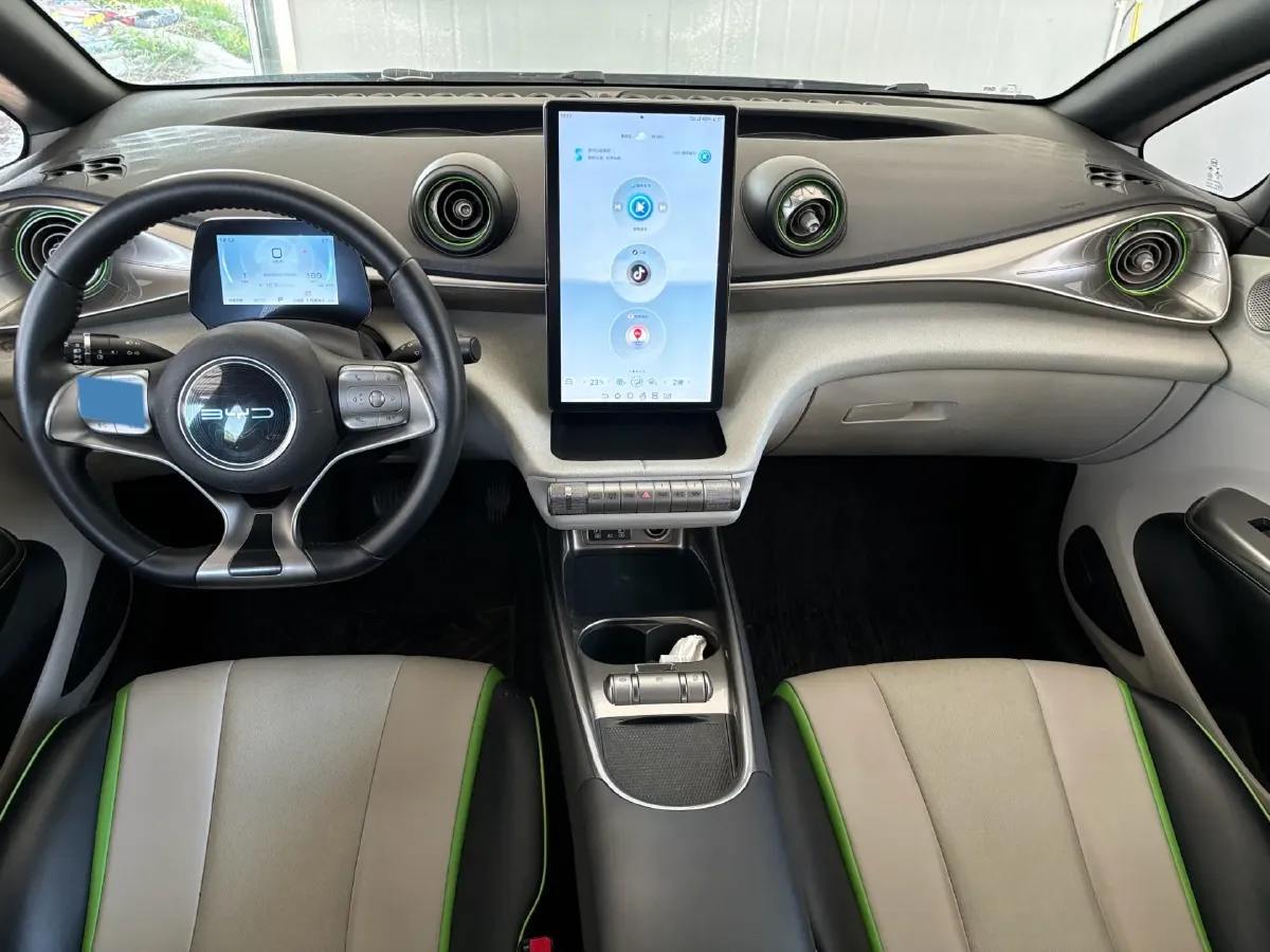 2021 Ford Escort 1.5L 122HP L3 6AT,autocango,china used car exporter,china ev exporter,chinese used car exporter,chinese used ev exporter