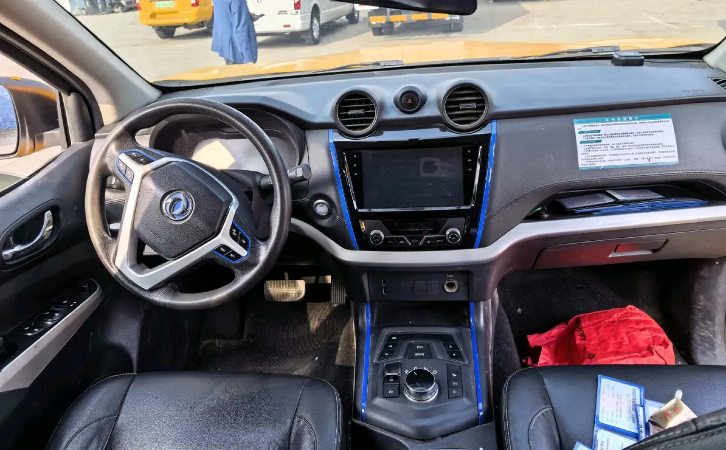 2022 Dongfeng RuiQi 6 BEV 60.16KWH,autocango,china used car exporter,china ev exporter,chinese used car exporter,chinese used ev exporter