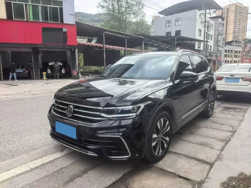 2025 Volkswagen Tiguan L 2.0T 186HP L4 7DCT,autocango,china used car exporter,china ev exporter,chinese used car exporter,chinese used ev exporter