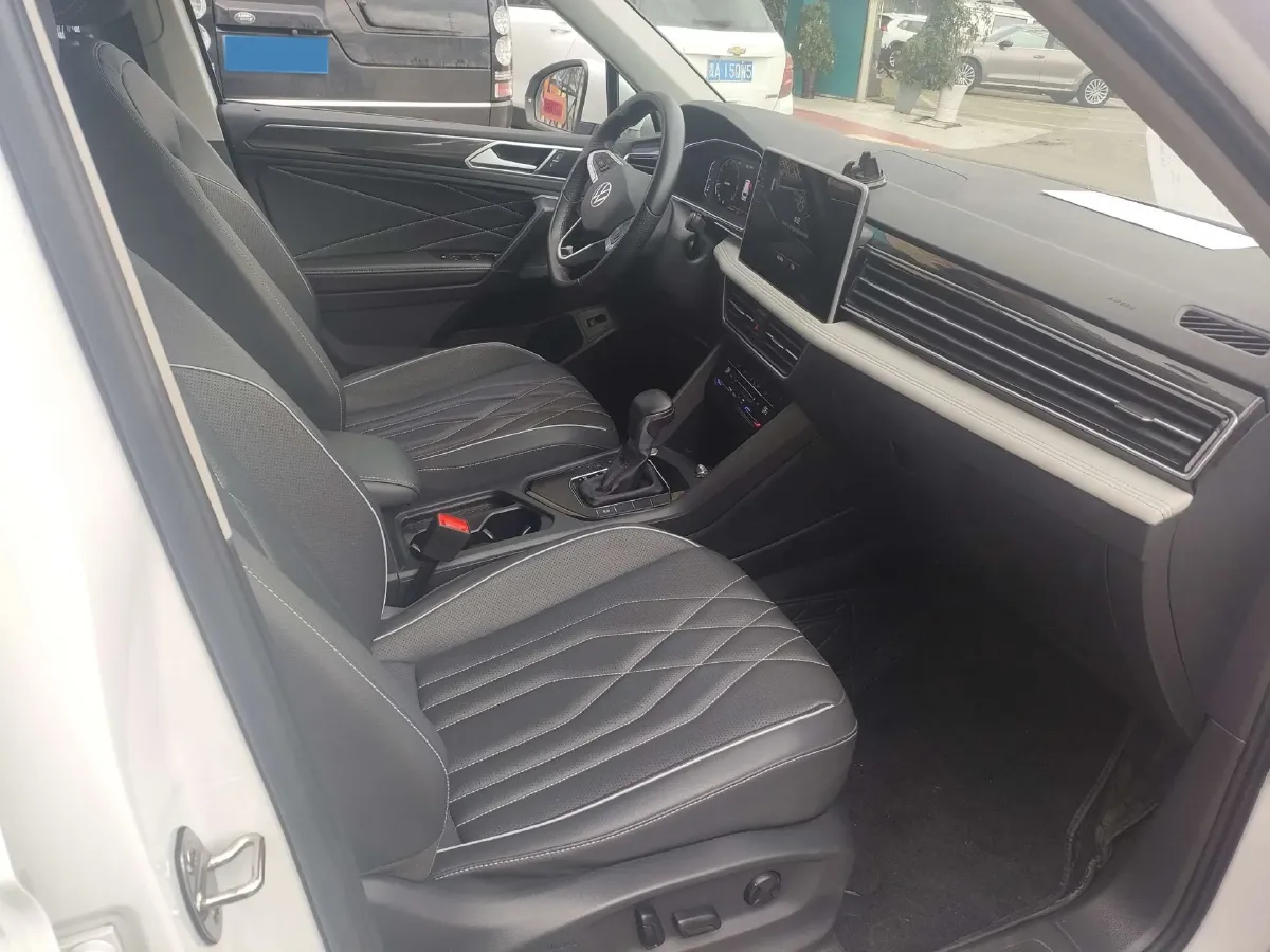 2023 Volkswagen Tiguan L 1.5T 160HP L4 7DCT,autocango,china used car exporter,china ev exporter,chinese used car exporter,chinese used ev exporter