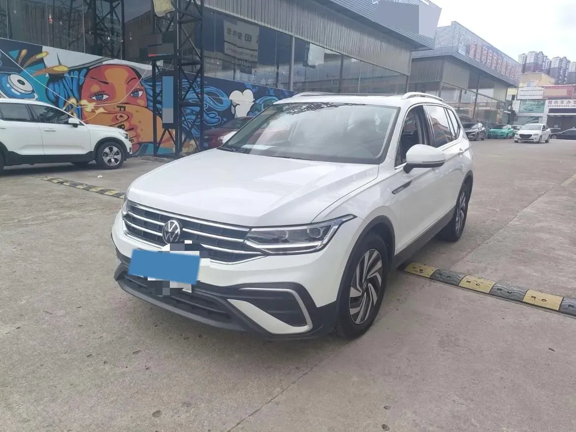 2023 Volkswagen Tiguan L 1.5T 160HP L4 7DCT,autocango,china used car exporter,china ev exporter,chinese used car exporter,chinese used ev exporter