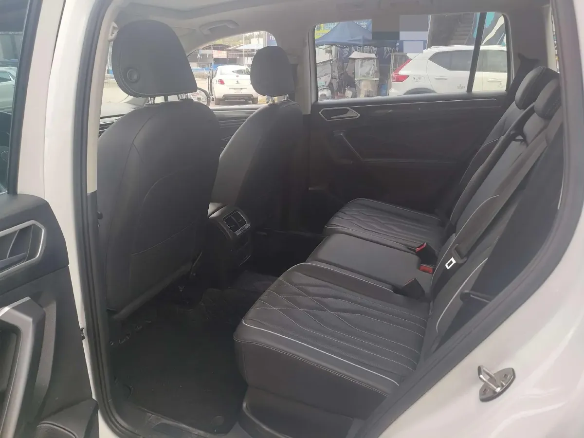 2023 Volkswagen Tiguan L 1.5T 160HP L4 7DCT,autocango,china used car exporter,china ev exporter,chinese used car exporter,chinese used ev exporter