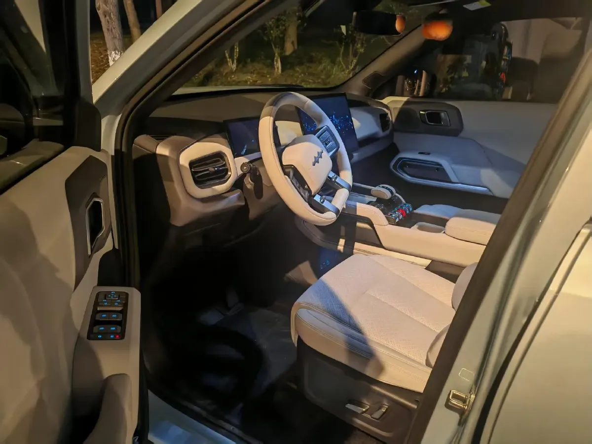 2025 FangChengBao Tai 3 BEV,autocango,china used car exporter,china ev exporter,chinese used car exporter,chinese used ev exporter