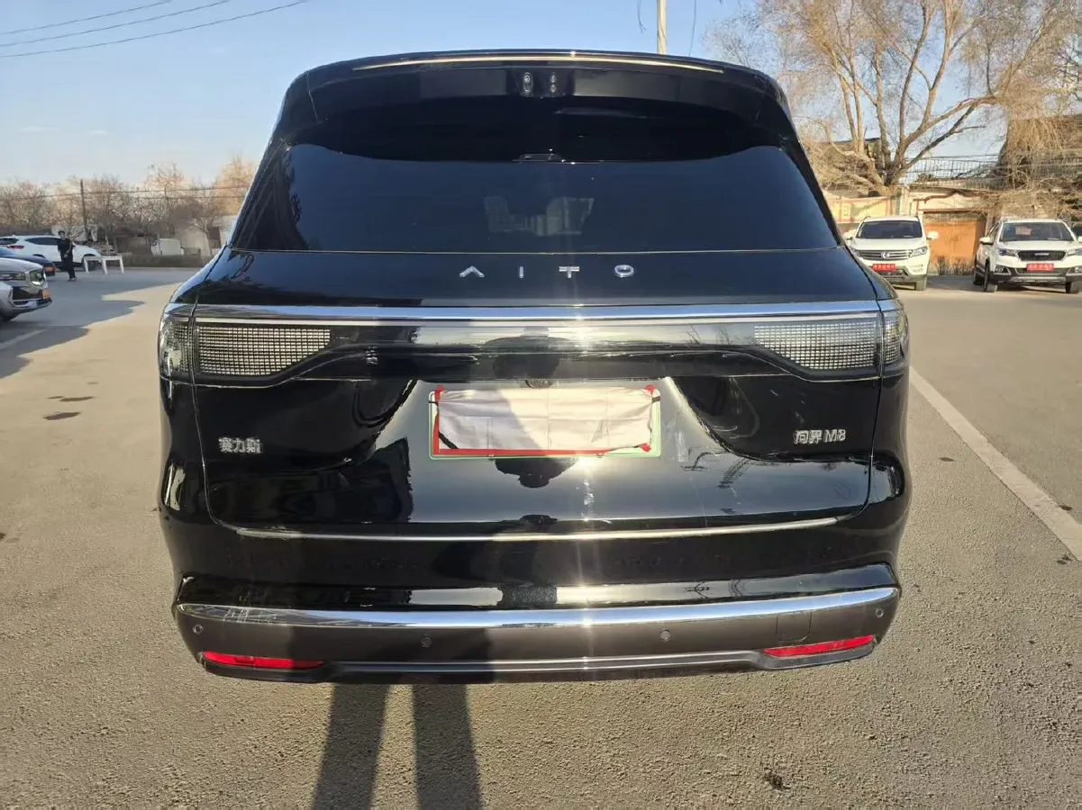 2025 AITO AITO M8 REEV 160HP REEV 53.4KWH,autocango,china used car exporter,china ev exporter,chinese used car exporter,chinese used ev exporter