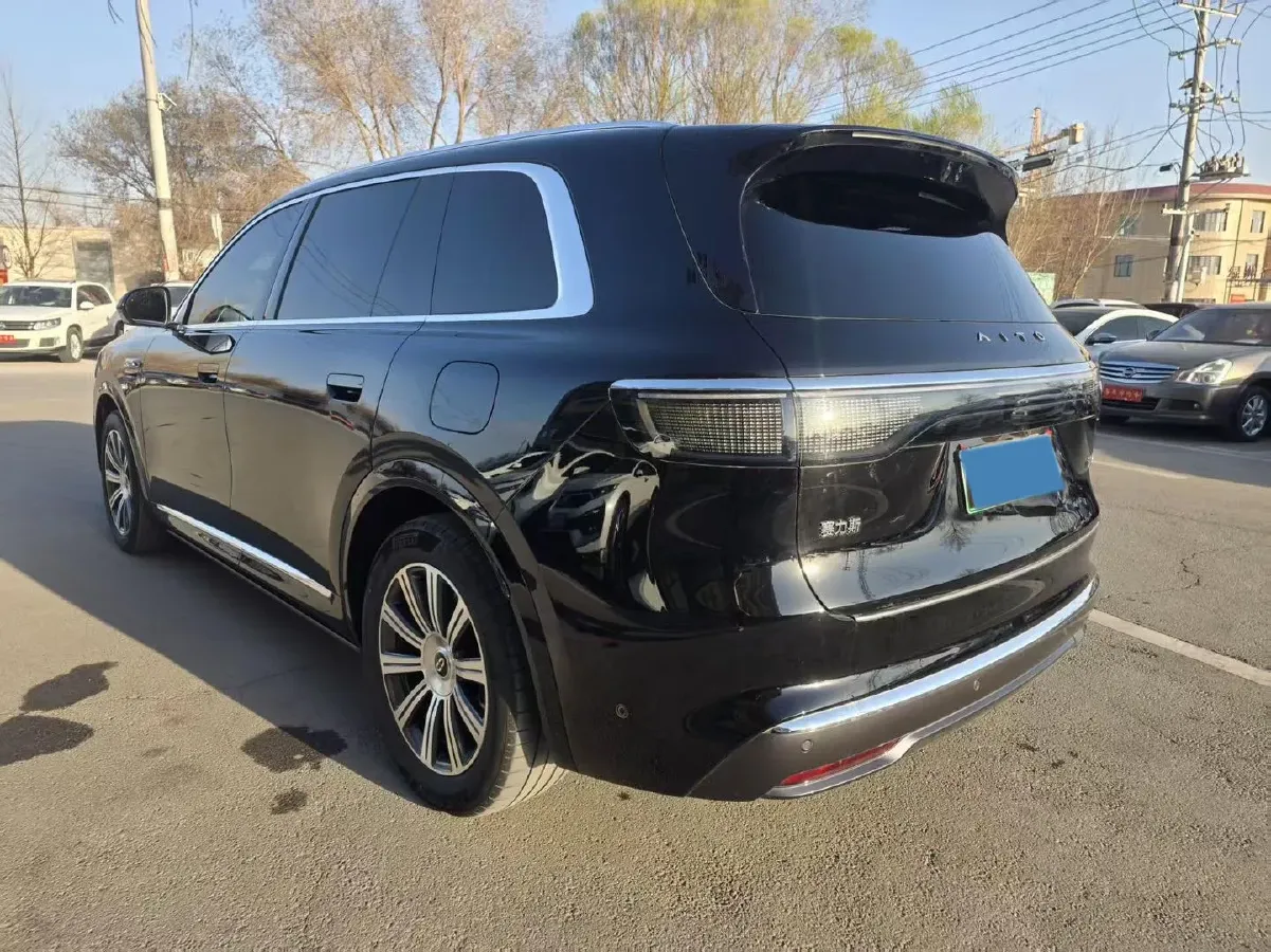 2025 AITO AITO M8 REEV 160HP REEV 53.4KWH,autocango,china used car exporter,china ev exporter,chinese used car exporter,chinese used ev exporter