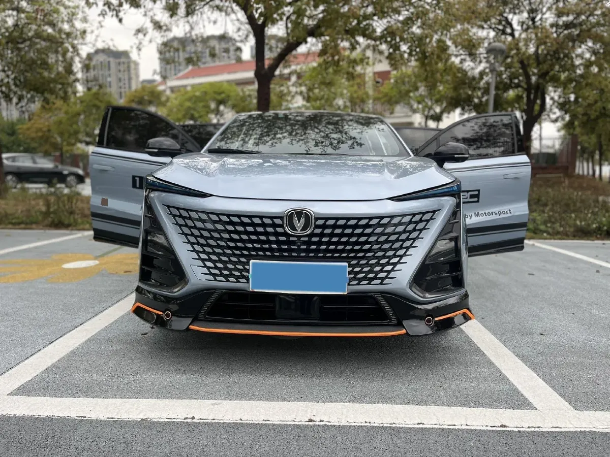 2022 ChangAn UNI-T 1.5T 188HP L4 7DCT,autocango,china used car exporter,china ev exporter,chinese used car exporter,chinese used ev exporter