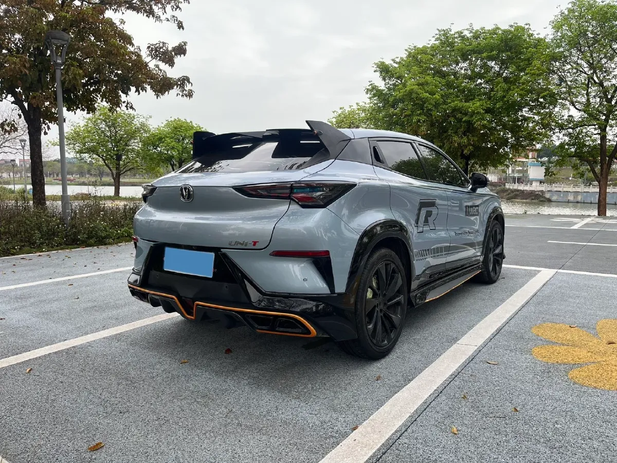 2022 ChangAn UNI-T 1.5T 188HP L4 7DCT,autocango,china used car exporter,china ev exporter,chinese used car exporter,chinese used ev exporter