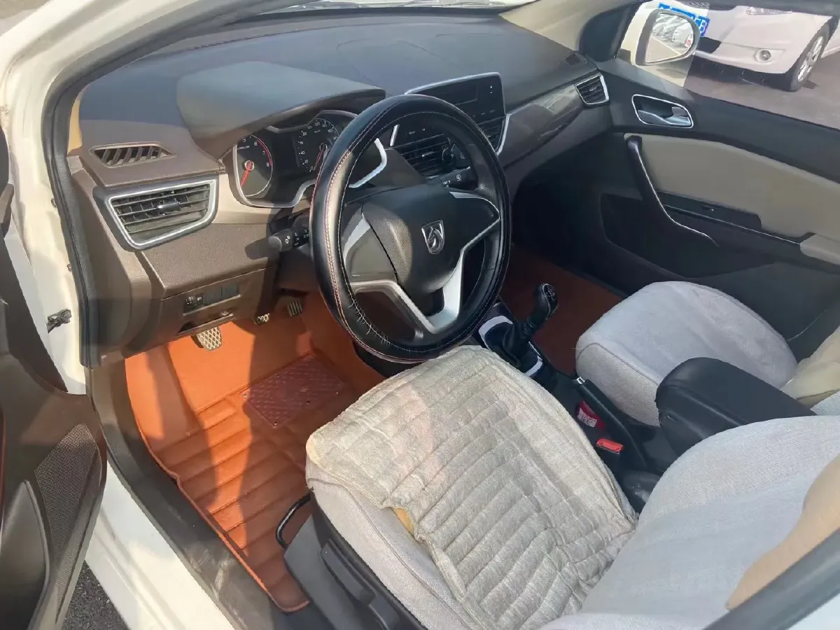 2017 BaoJun 310W 1.5L 112HP L4 6MT,autocango,china used car exporter,china ev exporter,chinese used car exporter,chinese used ev exporter