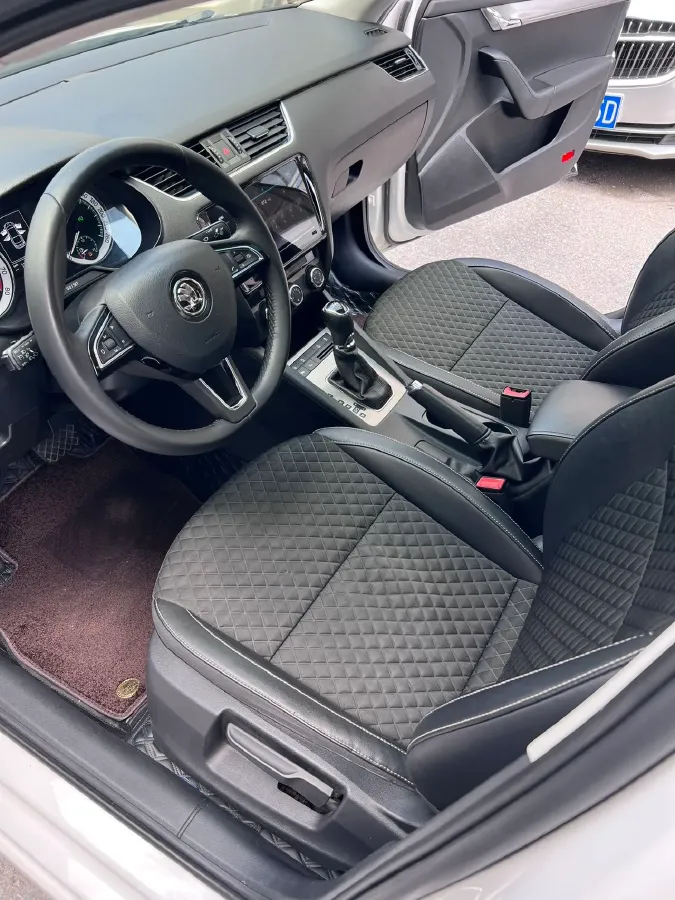 2018 Skoda Octavia 1.4T 150HP L4 7DCT,autocango,china used car exporter,china ev exporter,chinese used car exporter,chinese used ev exporter