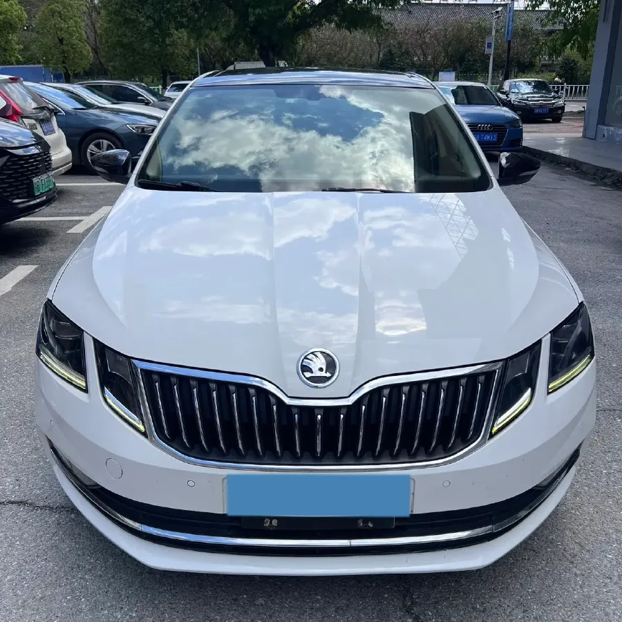 2018 Skoda Octavia 1.4T 150HP L4 7DCT,autocango,china used car exporter,china ev exporter,chinese used car exporter,chinese used ev exporter