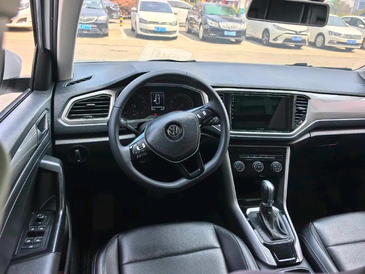 2019 Volkswagen T-Roc 1.4T 131HP L4 7DCT,autocango,china used car exporter,china ev exporter,chinese used car exporter,chinese used ev exporter