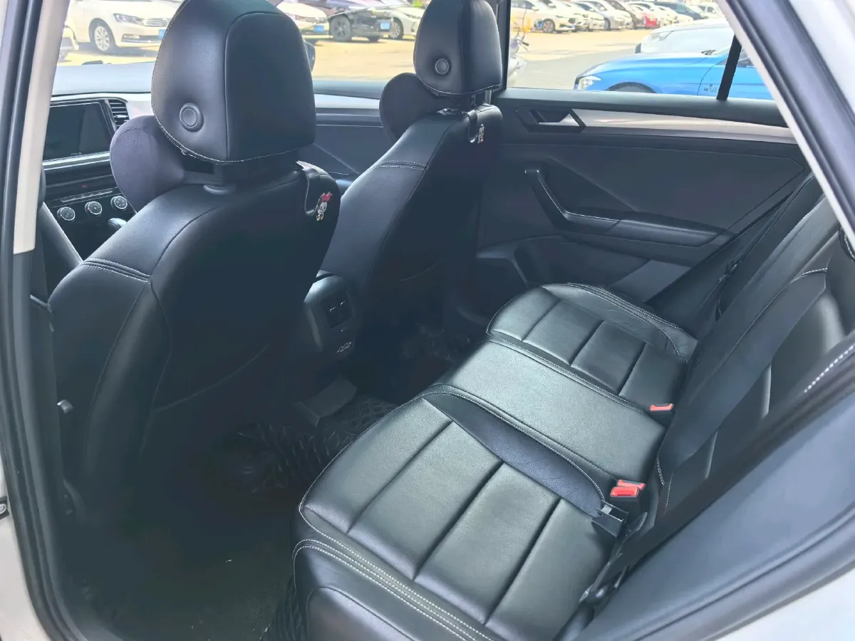 2019 Volkswagen T-Roc 1.4T 131HP L4 7DCT,autocango,china used car exporter,china ev exporter,chinese used car exporter,chinese used ev exporter