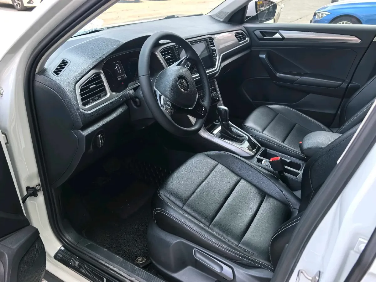 2019 Volkswagen T-Roc 1.4T 131HP L4 7DCT,autocango,china used car exporter,china ev exporter,chinese used car exporter,chinese used ev exporter