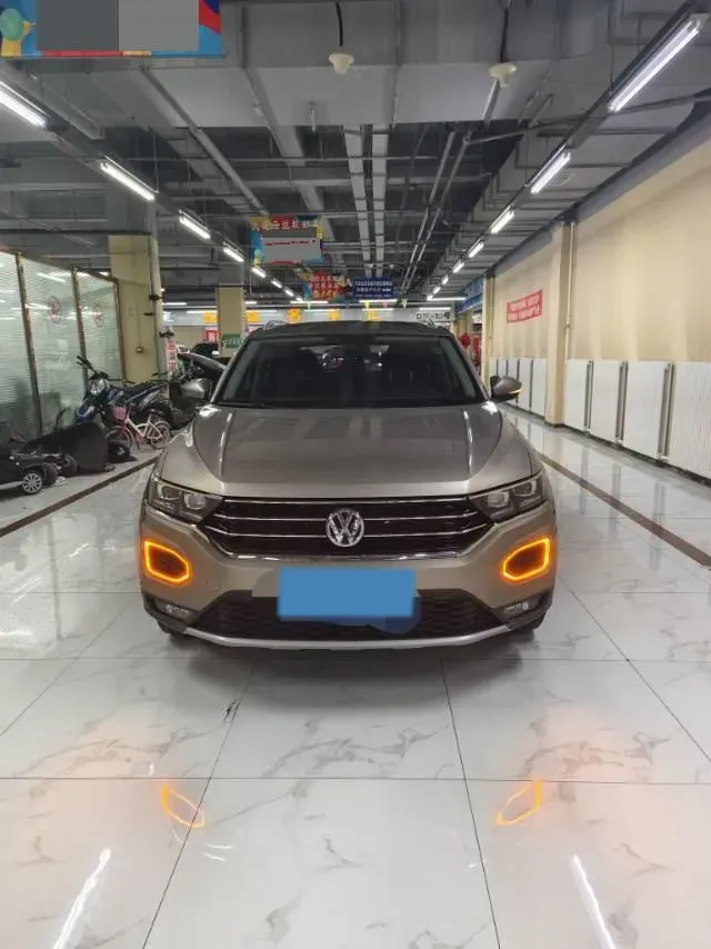 2020 Volkswagen T-Roc 1.4T 131HP L4 7DCT,autocango,china used car exporter,china ev exporter,chinese used car exporter,chinese used ev exporter