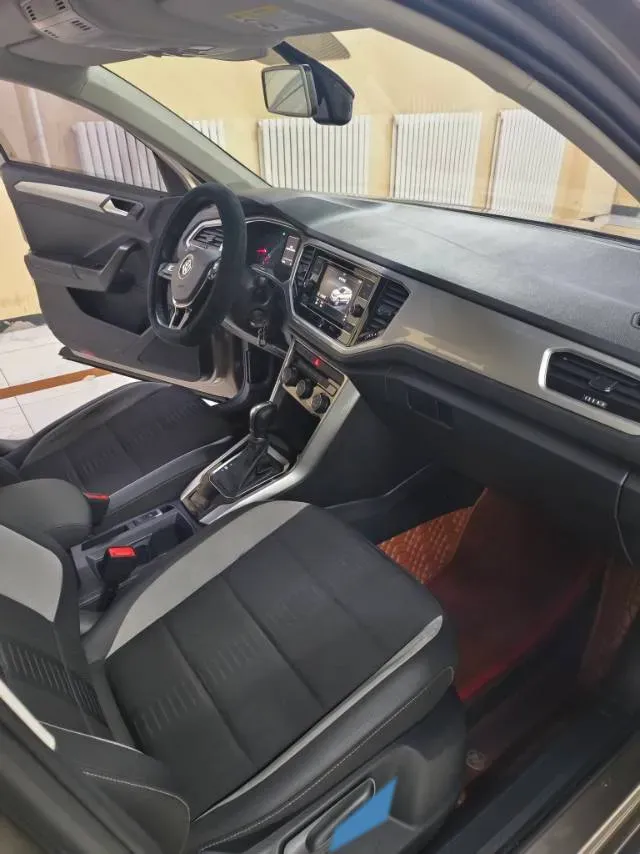 2020 Volkswagen T-Roc 1.4T 131HP L4 7DCT,autocango,china used car exporter,china ev exporter,chinese used car exporter,chinese used ev exporter