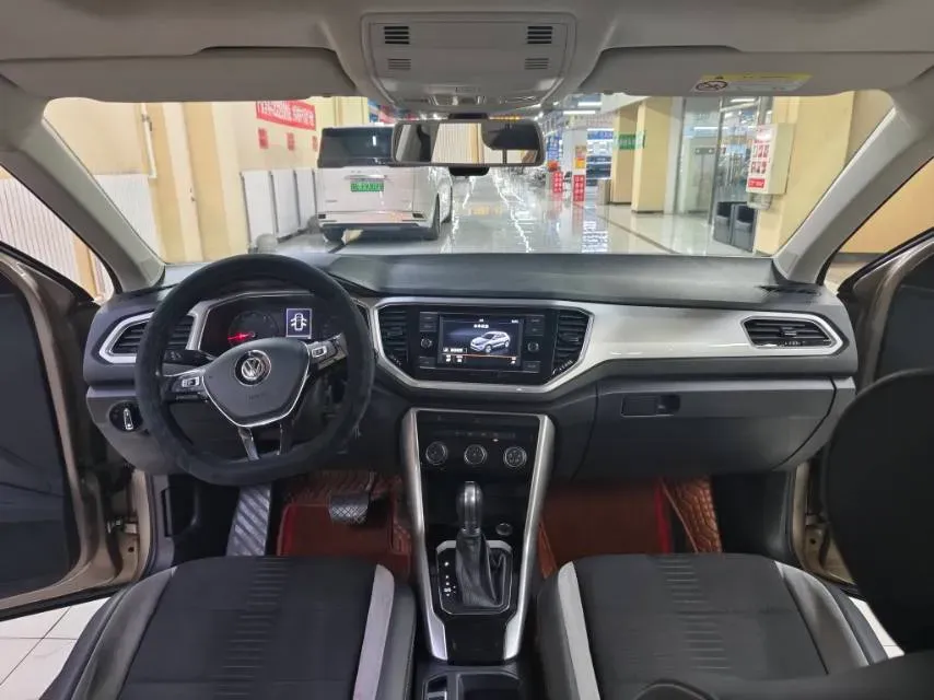 2020 Volkswagen T-Roc 1.4T 131HP L4 7DCT,autocango,china used car exporter,china ev exporter,chinese used car exporter,chinese used ev exporter