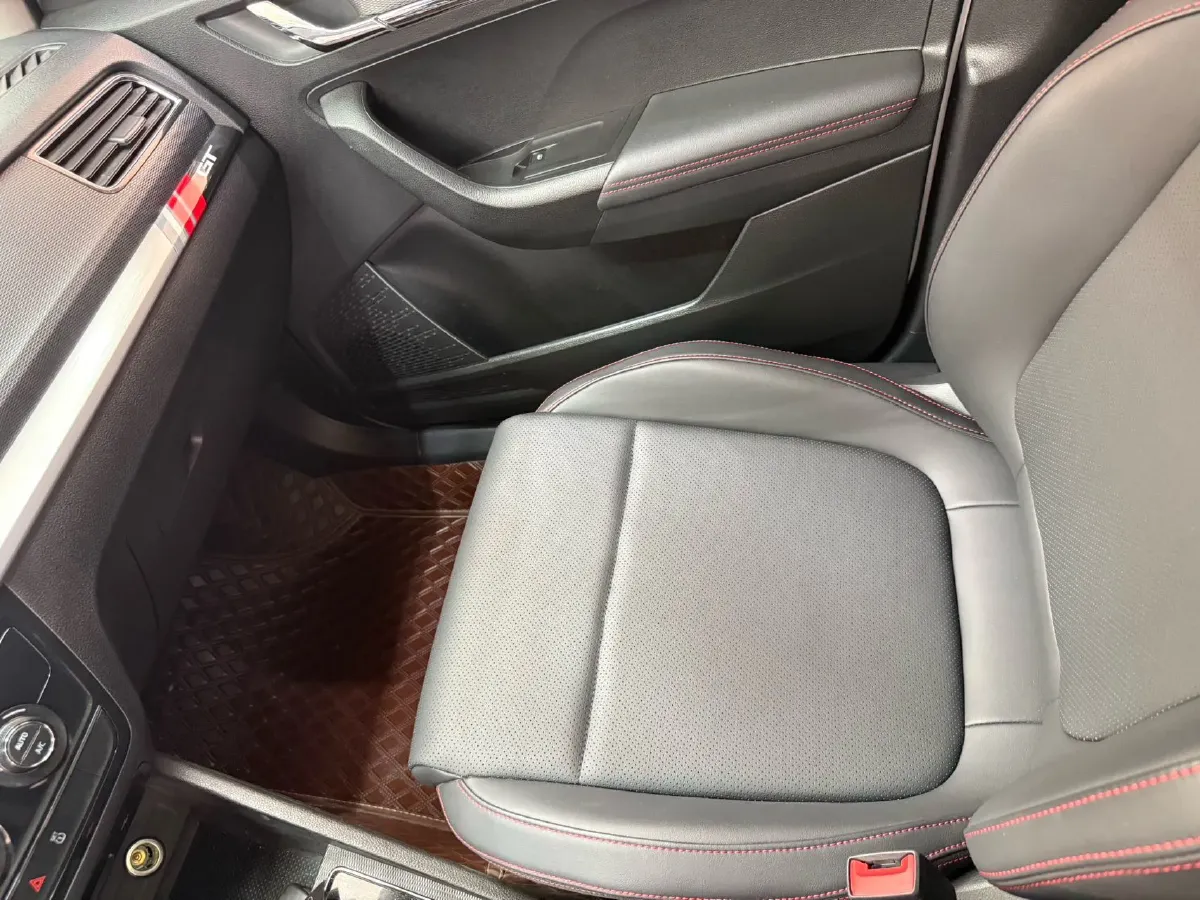 2023 Skoda Kamiq 1.5L 109HP L4 6AT,autocango,china used car exporter,china ev exporter,chinese used car exporter,chinese used ev exporter