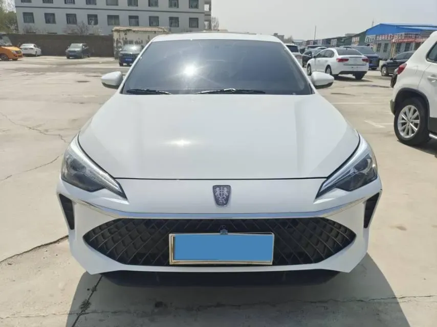 2023 Roewe i5 1.5L 129HP L4 5MT,autocango,china used car exporter,china ev exporter,chinese used car exporter,chinese used ev exporter