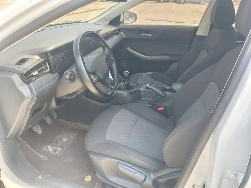 2023 Roewe i5 1.5L 129HP L4 5MT,autocango,china used car exporter,china ev exporter,chinese used car exporter,chinese used ev exporter