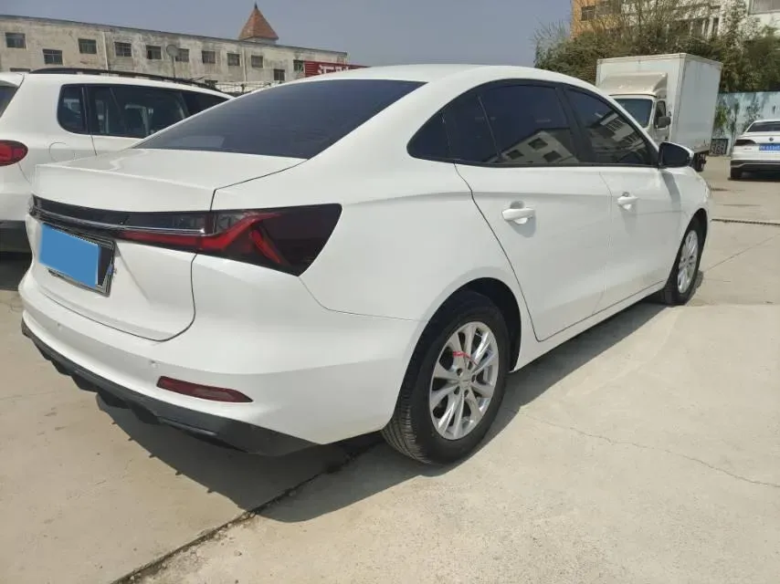 2023 Roewe i5 1.5L 129HP L4 5MT,autocango,china used car exporter,china ev exporter,chinese used car exporter,chinese used ev exporter