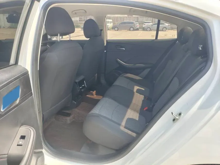 2023 Roewe i5 1.5L 129HP L4 5MT,autocango,china used car exporter,china ev exporter,chinese used car exporter,chinese used ev exporter