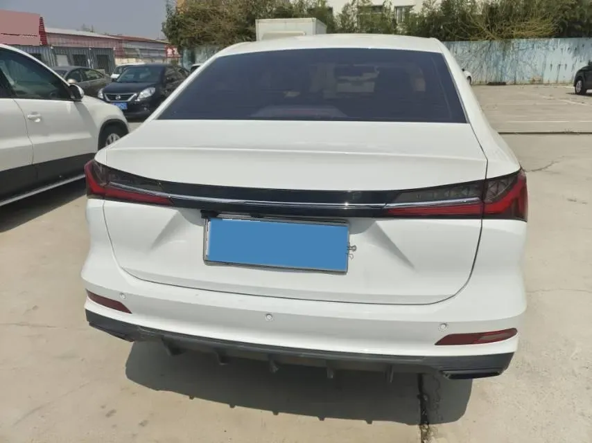 2023 Roewe i5 1.5L 129HP L4 5MT,autocango,china used car exporter,china ev exporter,chinese used car exporter,chinese used ev exporter