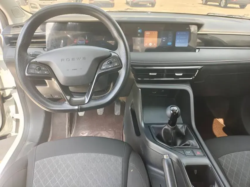 2023 Roewe i5 1.5L 129HP L4 5MT,autocango,china used car exporter,china ev exporter,chinese used car exporter,chinese used ev exporter