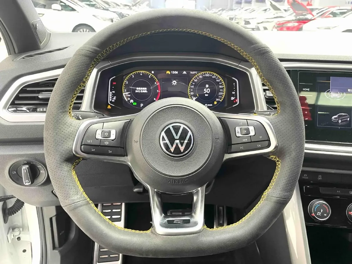 2022 Volkswagen T-Roc 1.4T 150HP L4 7DCT,autocango,china used car exporter,china ev exporter,chinese used car exporter,chinese used ev exporter