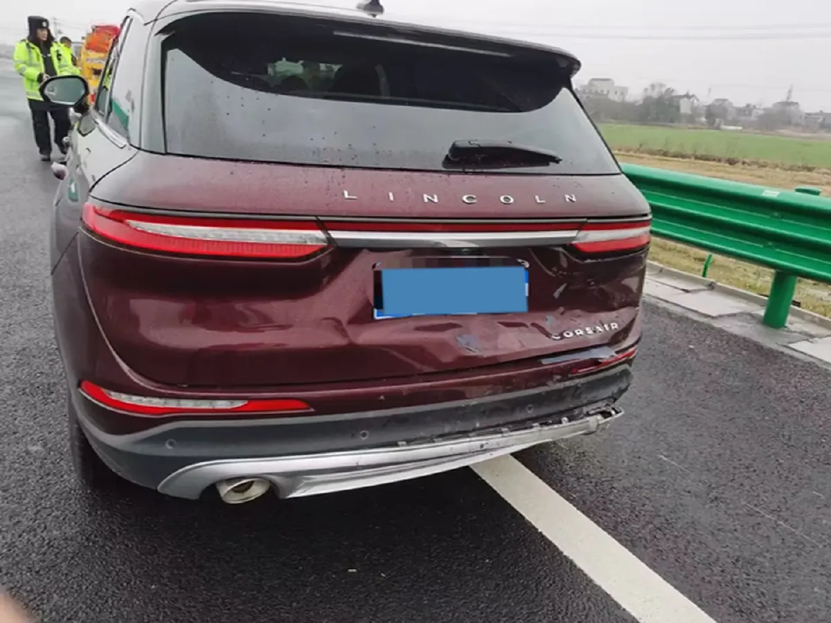 2021 Lincoln Corsair 2.0T 245HP L4 8AT,autocango,china used car exporter,china ev exporter,chinese used car exporter,chinese used ev exporter