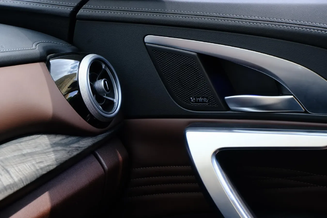 2020 WEY VV7 2.0T 227HP L4 7DCT,autocango,china used car exporter,china ev exporter,chinese used car exporter,chinese used ev exporter