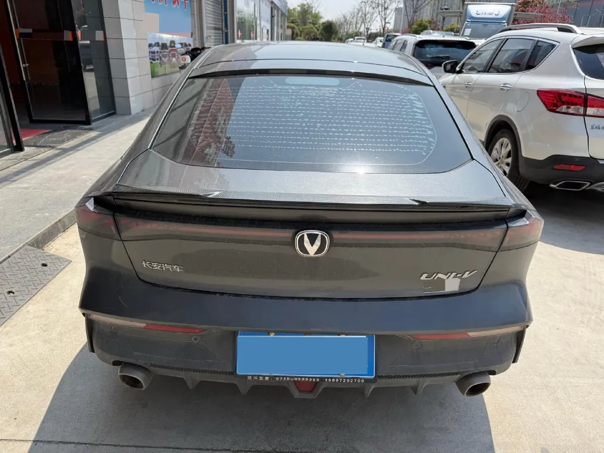 2022 ChangAn UNI-V 1.5T 188HP L4 7DCT,autocango,china used car exporter,china ev exporter,chinese used car exporter,chinese used ev exporter