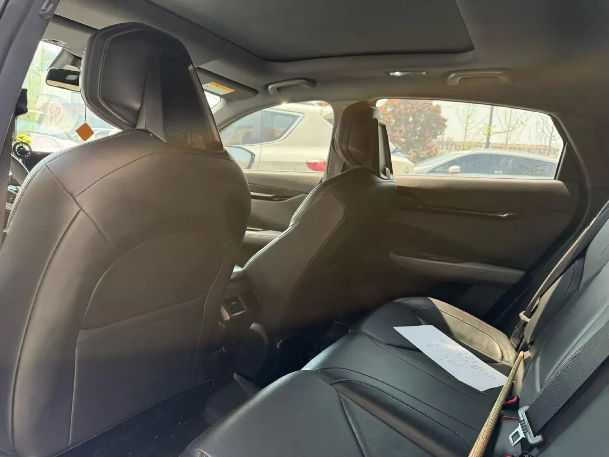 2022 ChangAn UNI-V 1.5T 188HP L4 7DCT,autocango,china used car exporter,china ev exporter,chinese used car exporter,chinese used ev exporter