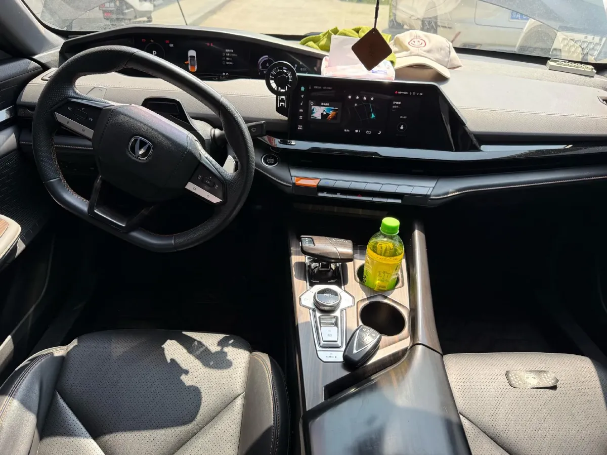 2022 ChangAn UNI-V 1.5T 188HP L4 7DCT,autocango,china used car exporter,china ev exporter,chinese used car exporter,chinese used ev exporter