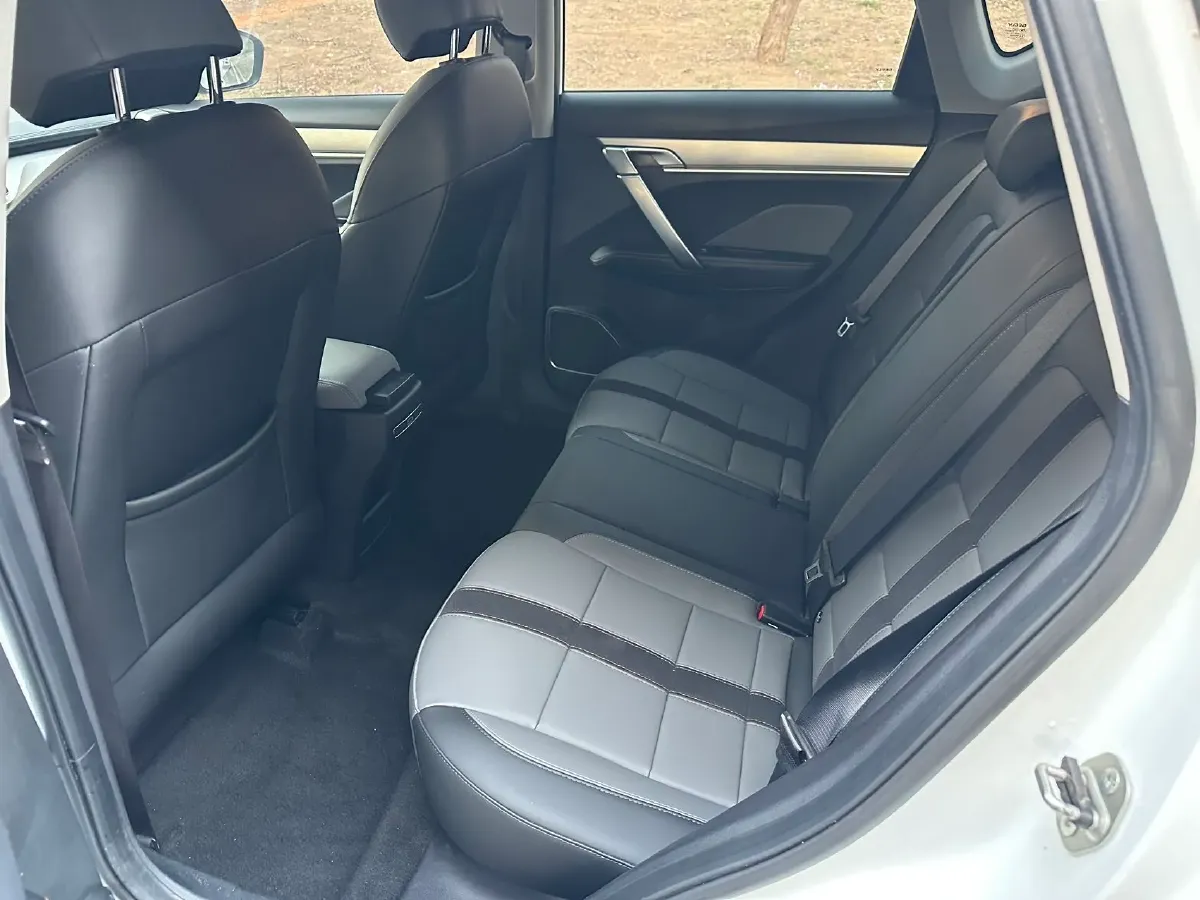 2023 Geely Coolray 1.5T 181HP L4 7DCT,autocango,china used car exporter,china ev exporter,chinese used car exporter,chinese used ev exporter