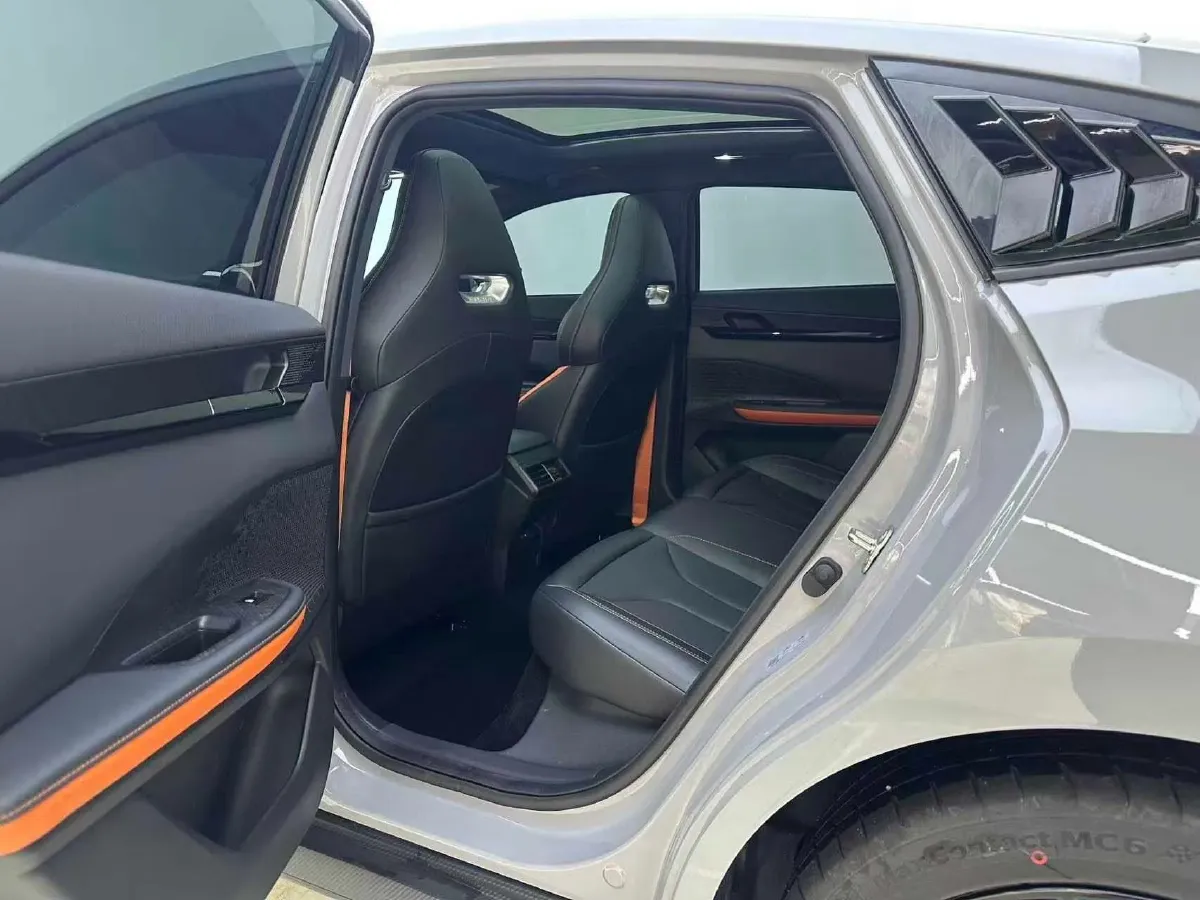 2023 ChangAn UNI-V 1.5T 188HP L4 7DCT,autocango,china used car exporter,china ev exporter,chinese used car exporter,chinese used ev exporter