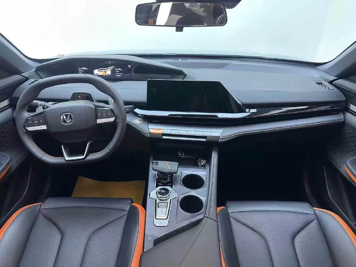 2023 ChangAn UNI-V 1.5T 188HP L4 7DCT,autocango,china used car exporter,china ev exporter,chinese used car exporter,chinese used ev exporter