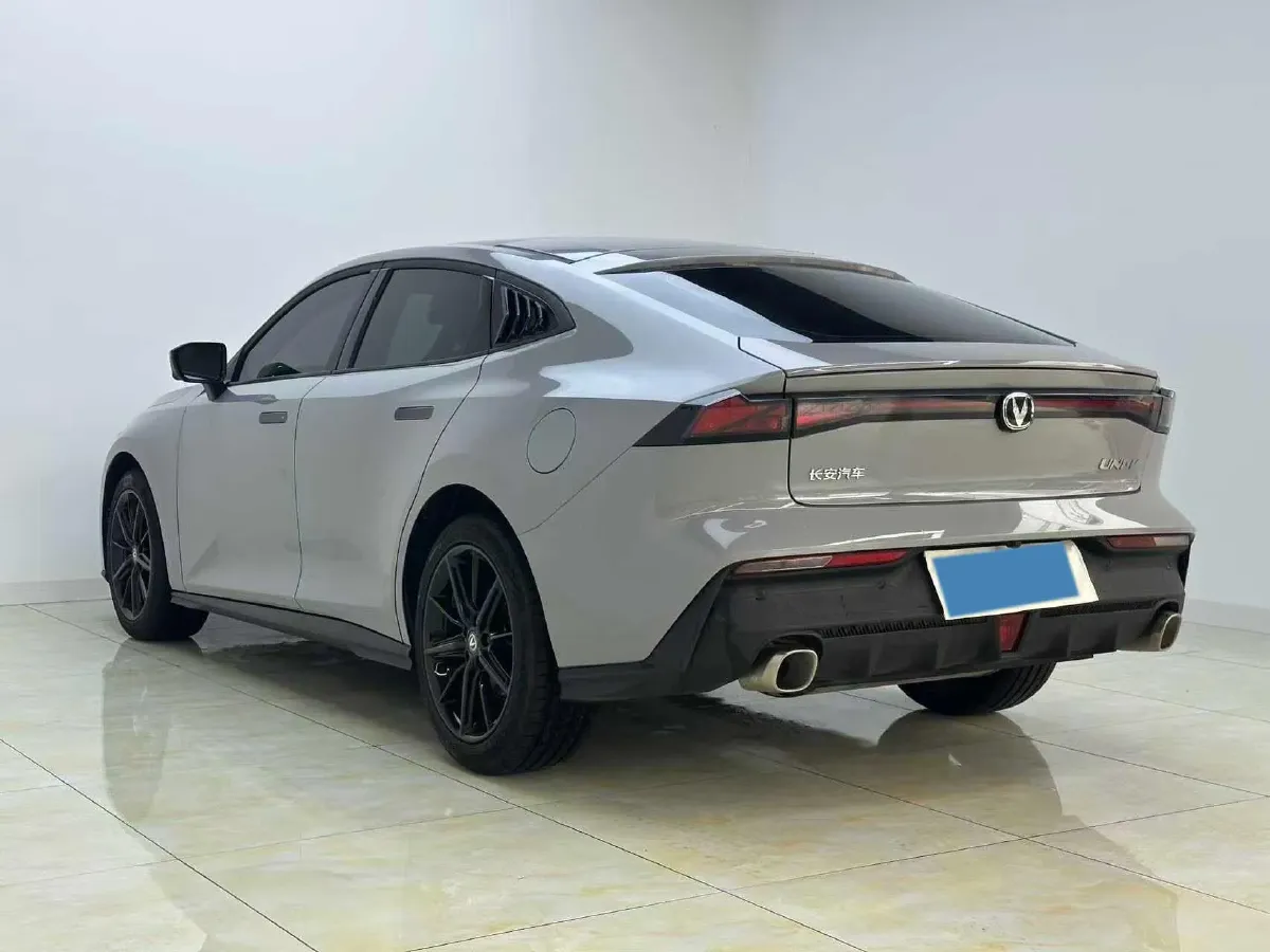 2023 ChangAn UNI-V 1.5T 188HP L4 7DCT,autocango,china used car exporter,china ev exporter,chinese used car exporter,chinese used ev exporter